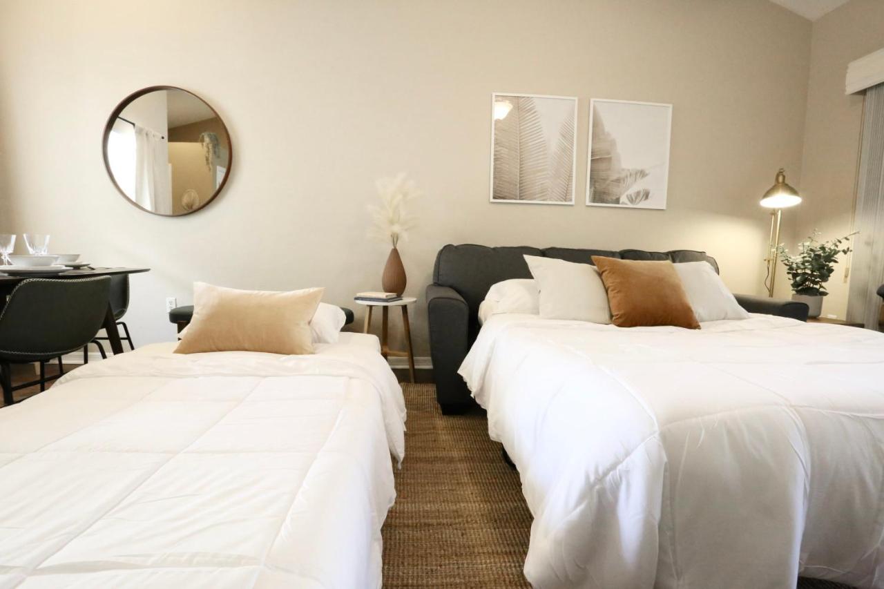 Nomad Retreat King Bed Boutique Condo W Garage Гейнсвилл Экстерьер фото