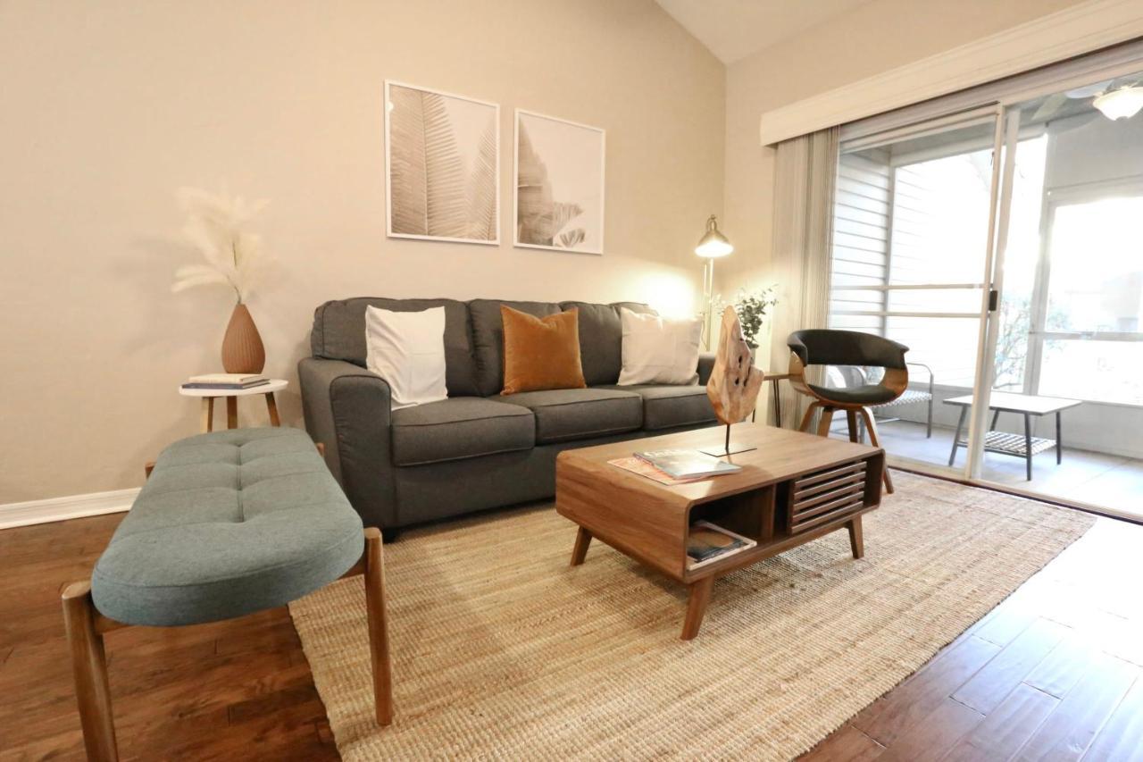 Nomad Retreat King Bed Boutique Condo W Garage Гейнсвилл Экстерьер фото